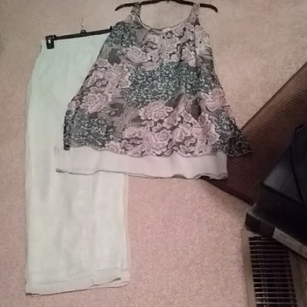 Pants suit